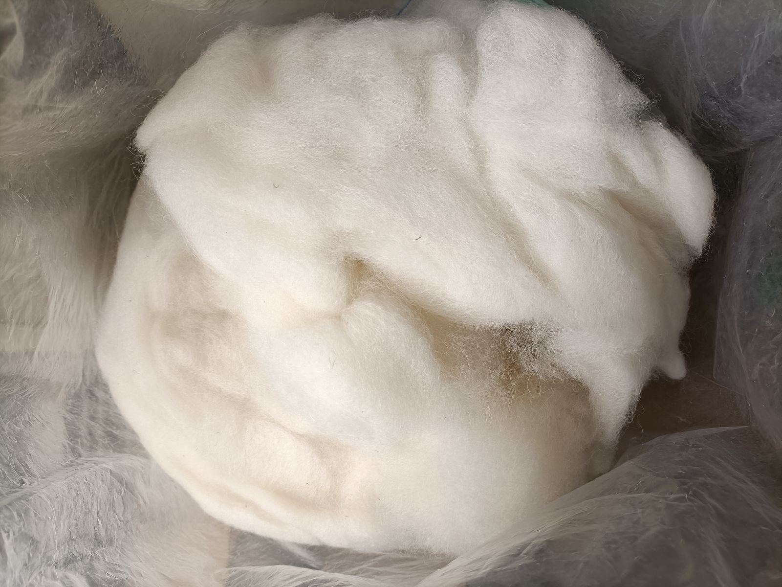 White carded fibre by Glynis