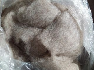 Medium Rose Grey Carded alpaca fibre by Vaughn